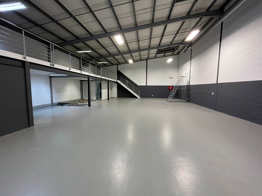 535  m² Commercial space in Brackenfell Industrial photo number 10