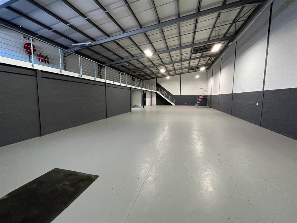 535  m² Commercial space in Brackenfell Industrial photo number 13