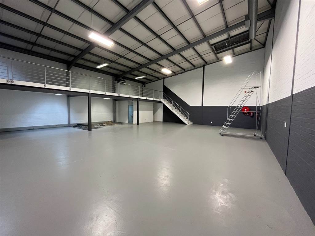 535  m² Commercial space in Brackenfell Industrial photo number 17