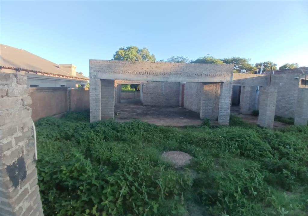 7 Bed House in Thohoyandou photo number 6