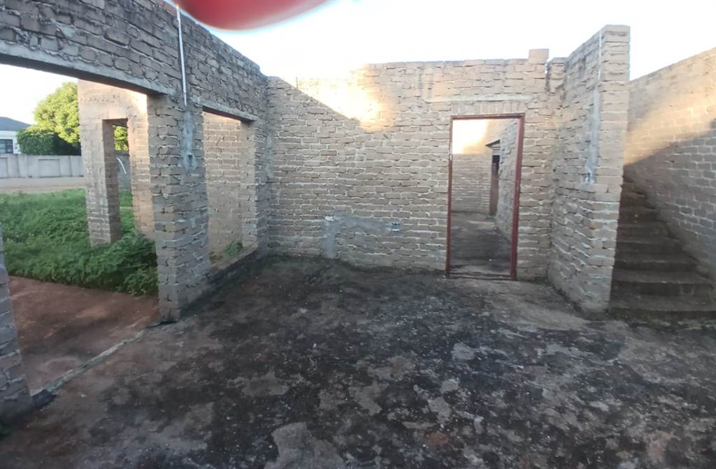 7 Bed House in Thohoyandou photo number 9