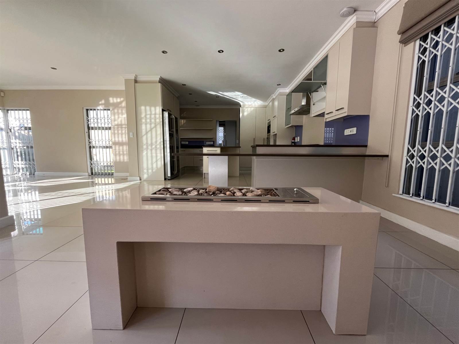 4 Bed Cluster in Illovo photo number 8