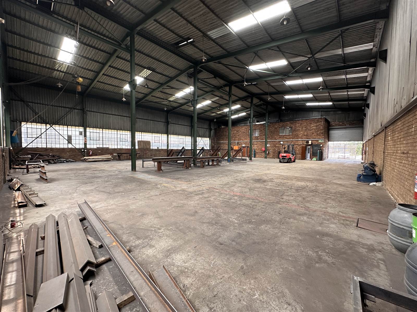 850  m² Industrial space in Wadeville photo number 2