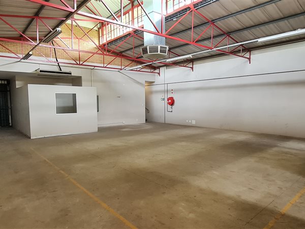 380  m² Industrial space