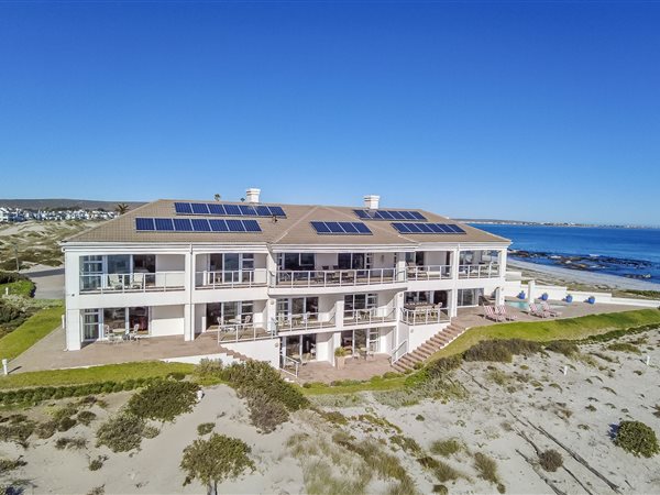 11 Bed House in Shelley Point