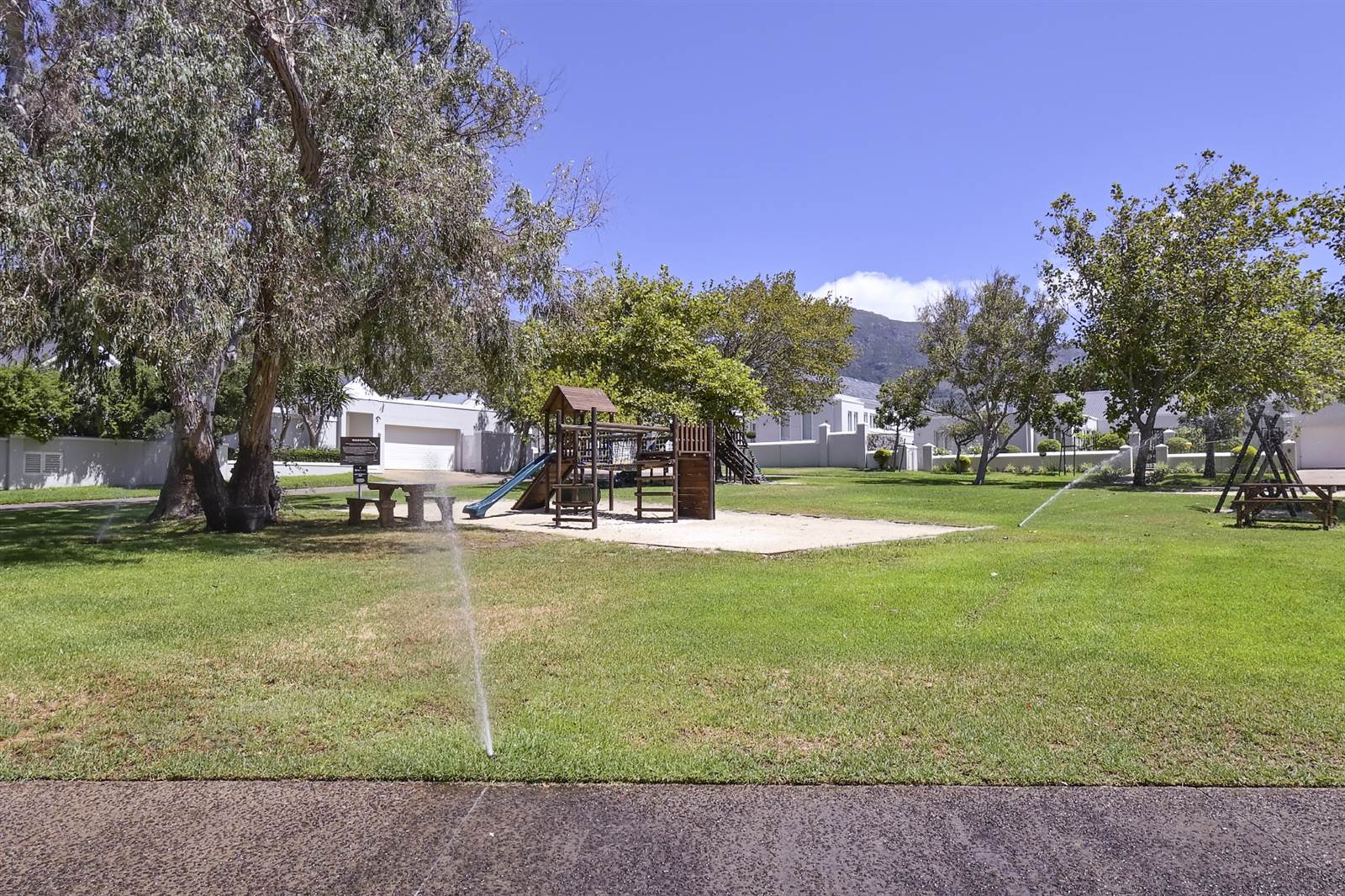 3 Bed House in Steenberg Golf Estate photo number 29