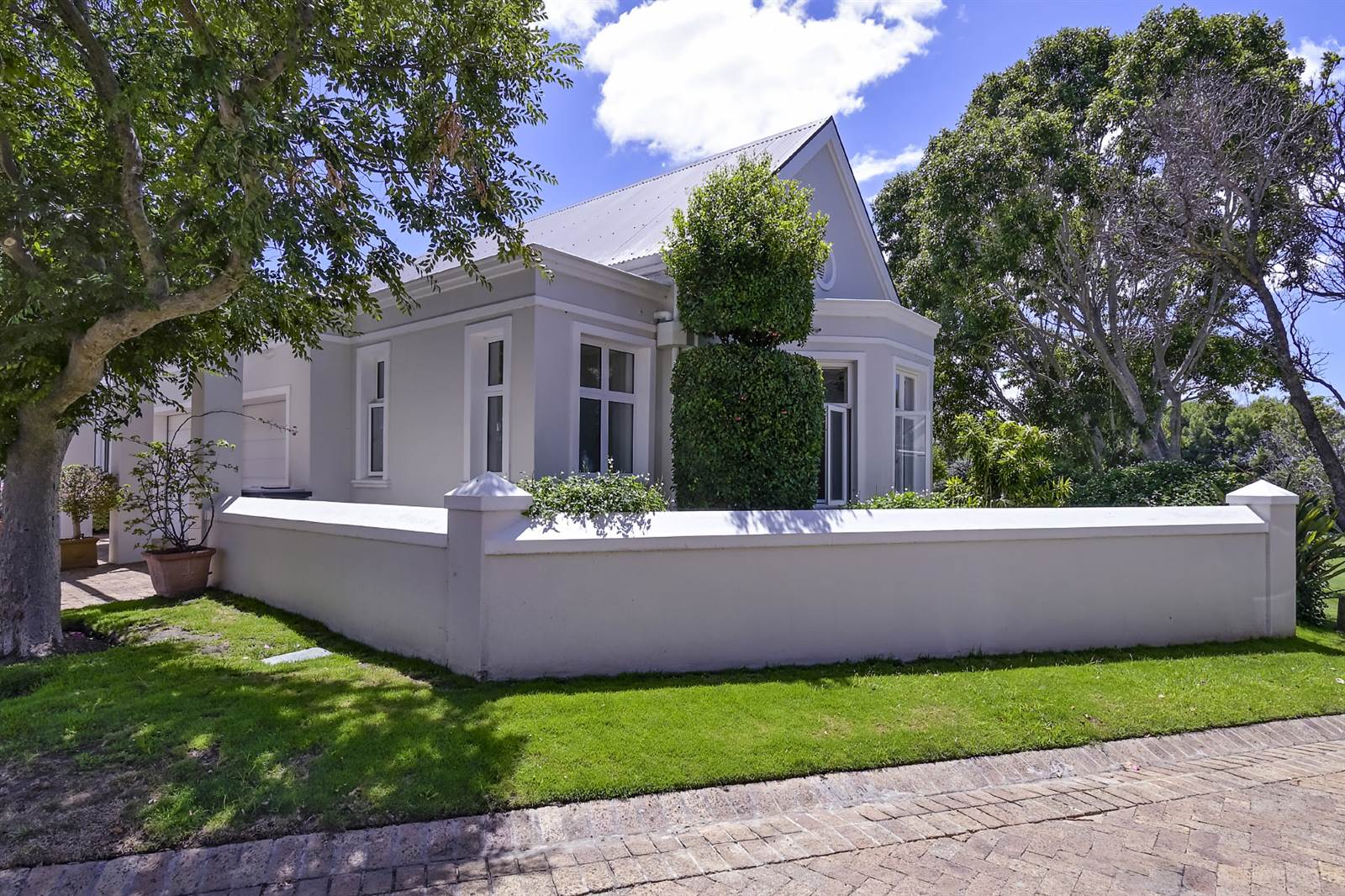 3 Bed House in Steenberg Golf Estate photo number 27