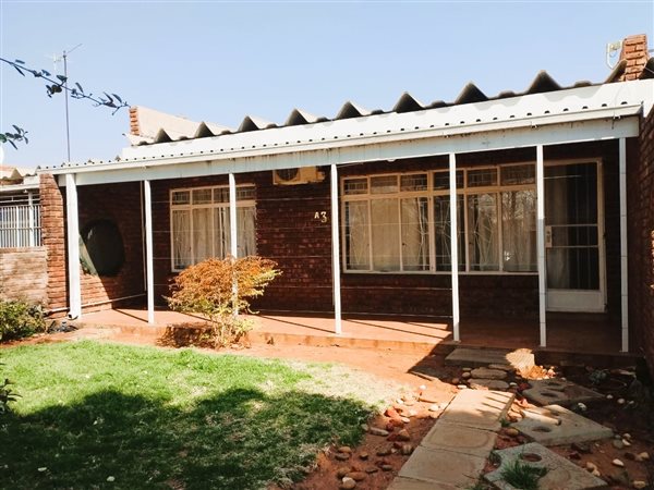 2 Bedroom Townhouse 2 Bedroom Townhouse