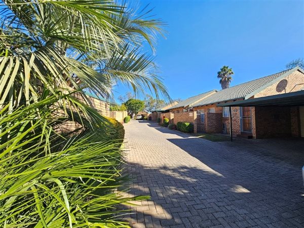 2 Bedroom Simplex 2 Bedroom Simplex