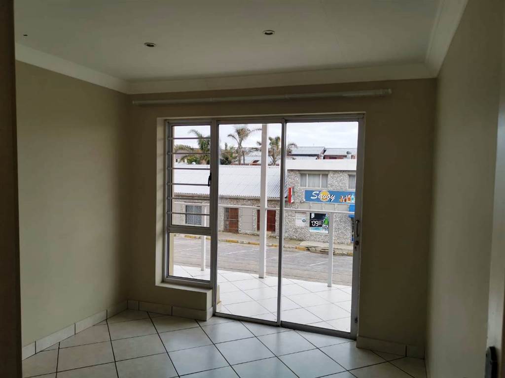 3 Bed Apartment in Jeffreys Bay photo number 14