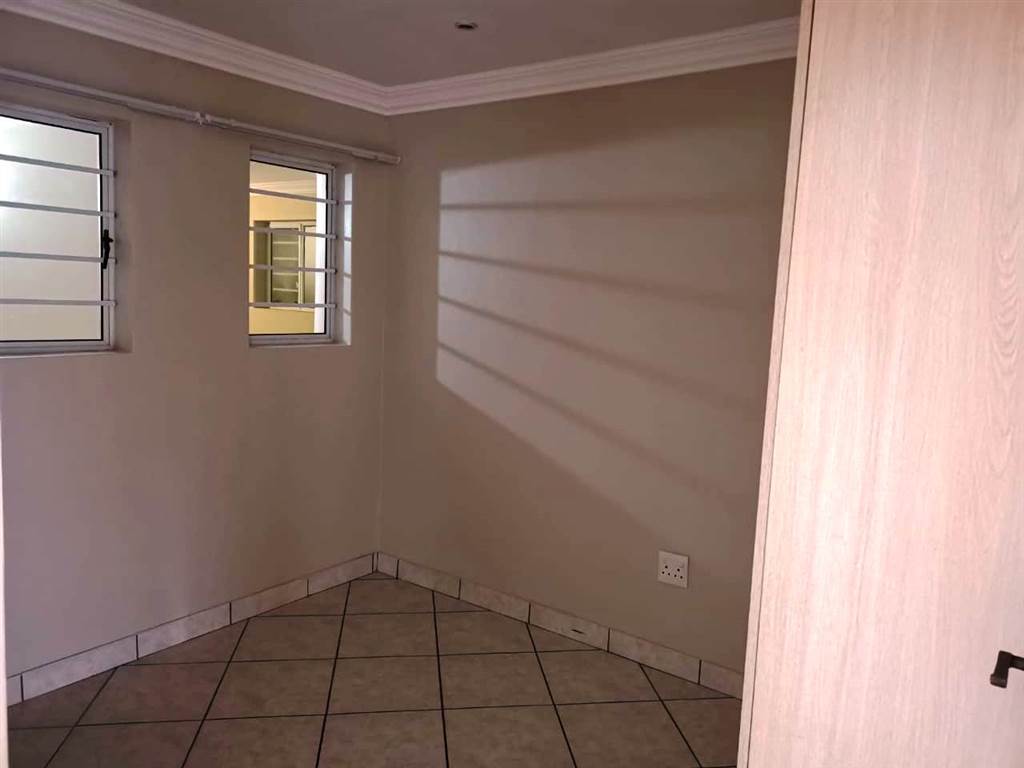 3 Bed Apartment in Jeffreys Bay photo number 24