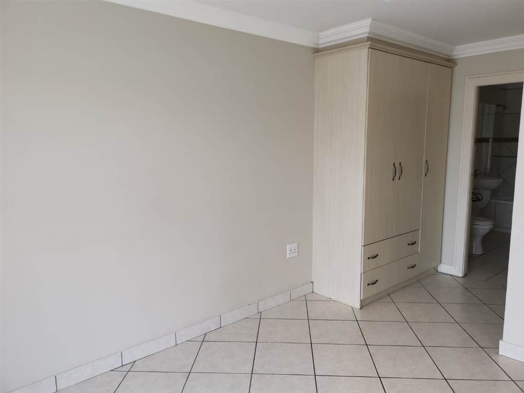 3 Bed Apartment in Jeffreys Bay photo number 15