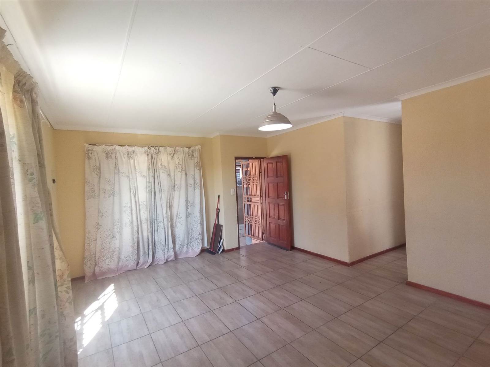 3 Bed House in Polokwane Central photo number 2