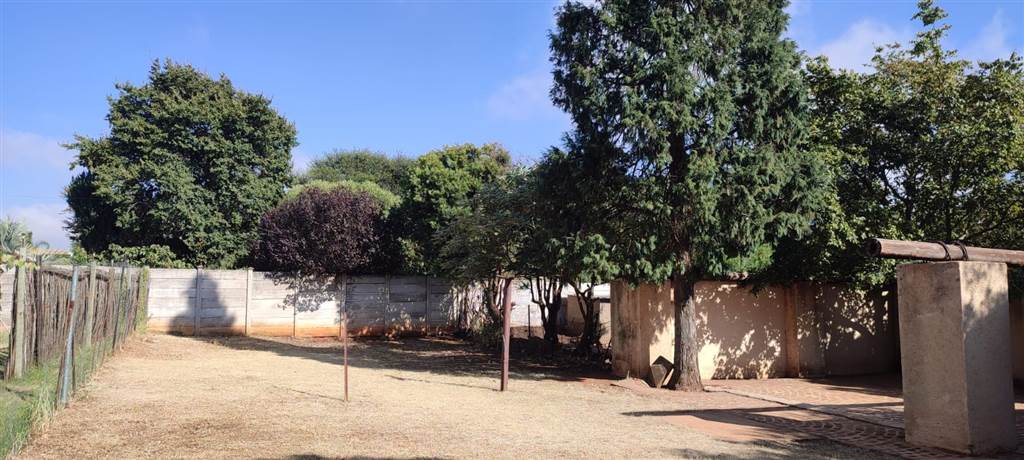 1078 m² Land available in Koster photo number 10