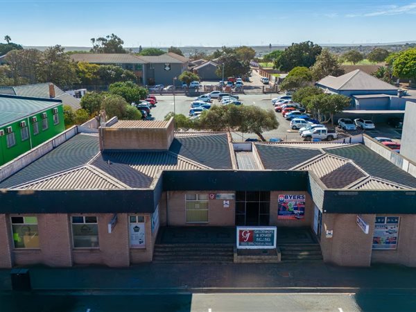 605 m² Commercial space 605 m² Commercial space