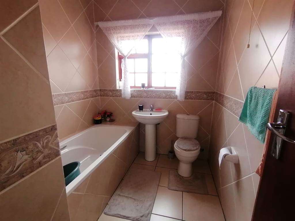 4 Bed House in Thaba Nchu photo number 25