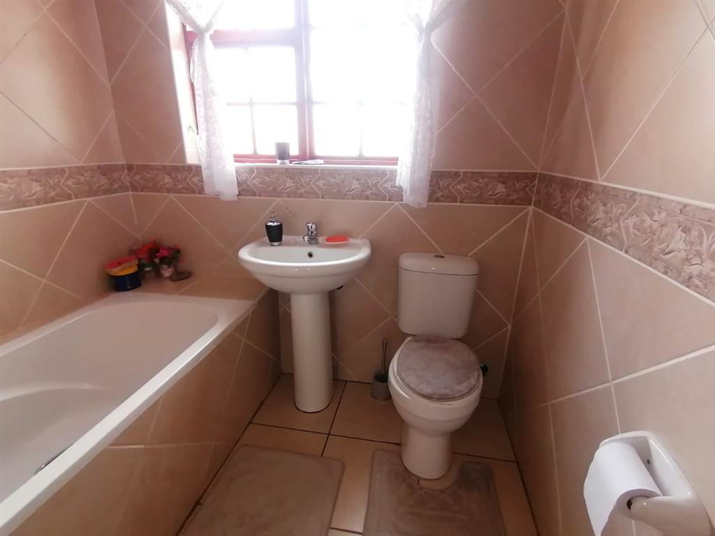 4 Bed House in Thaba Nchu photo number 26