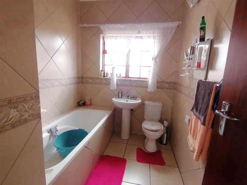 4 Bed House in Thaba Nchu photo number 22