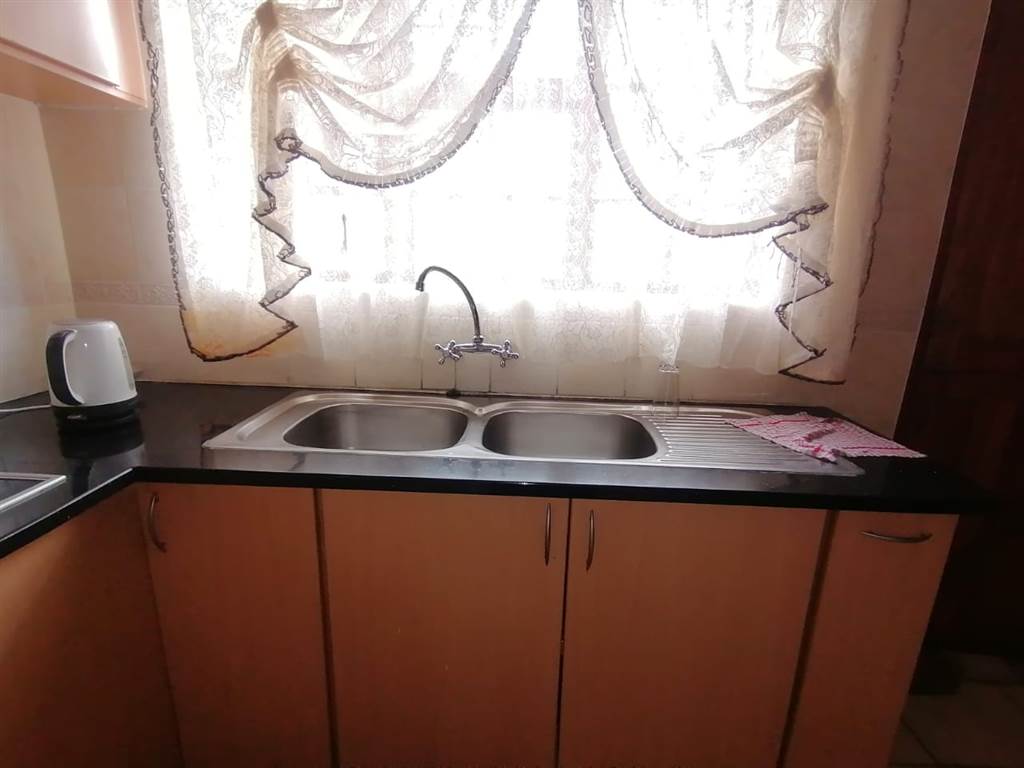 4 Bed House in Thaba Nchu photo number 6