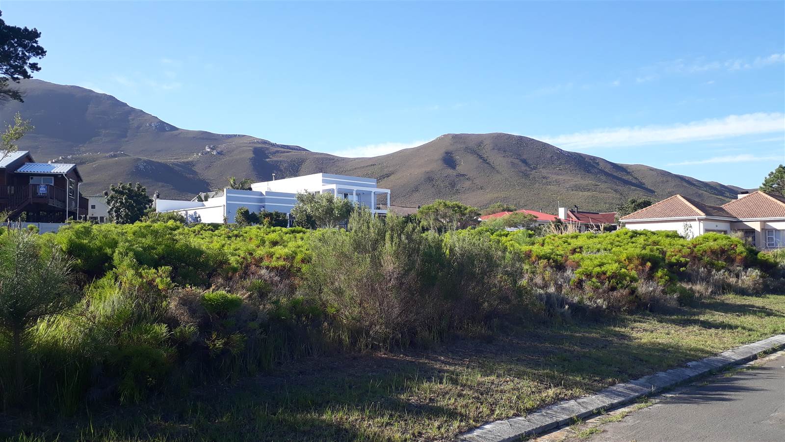 935 m² Land available in Kleinmond photo number 2