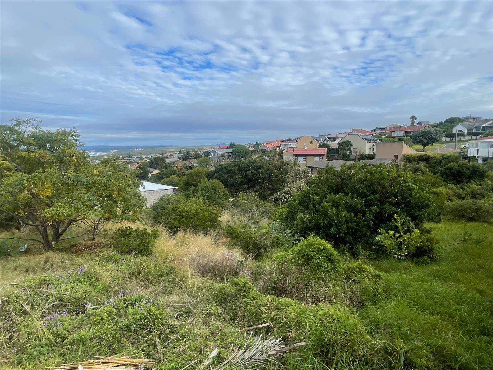 750 m² Land available in Dana Bay photo number 3