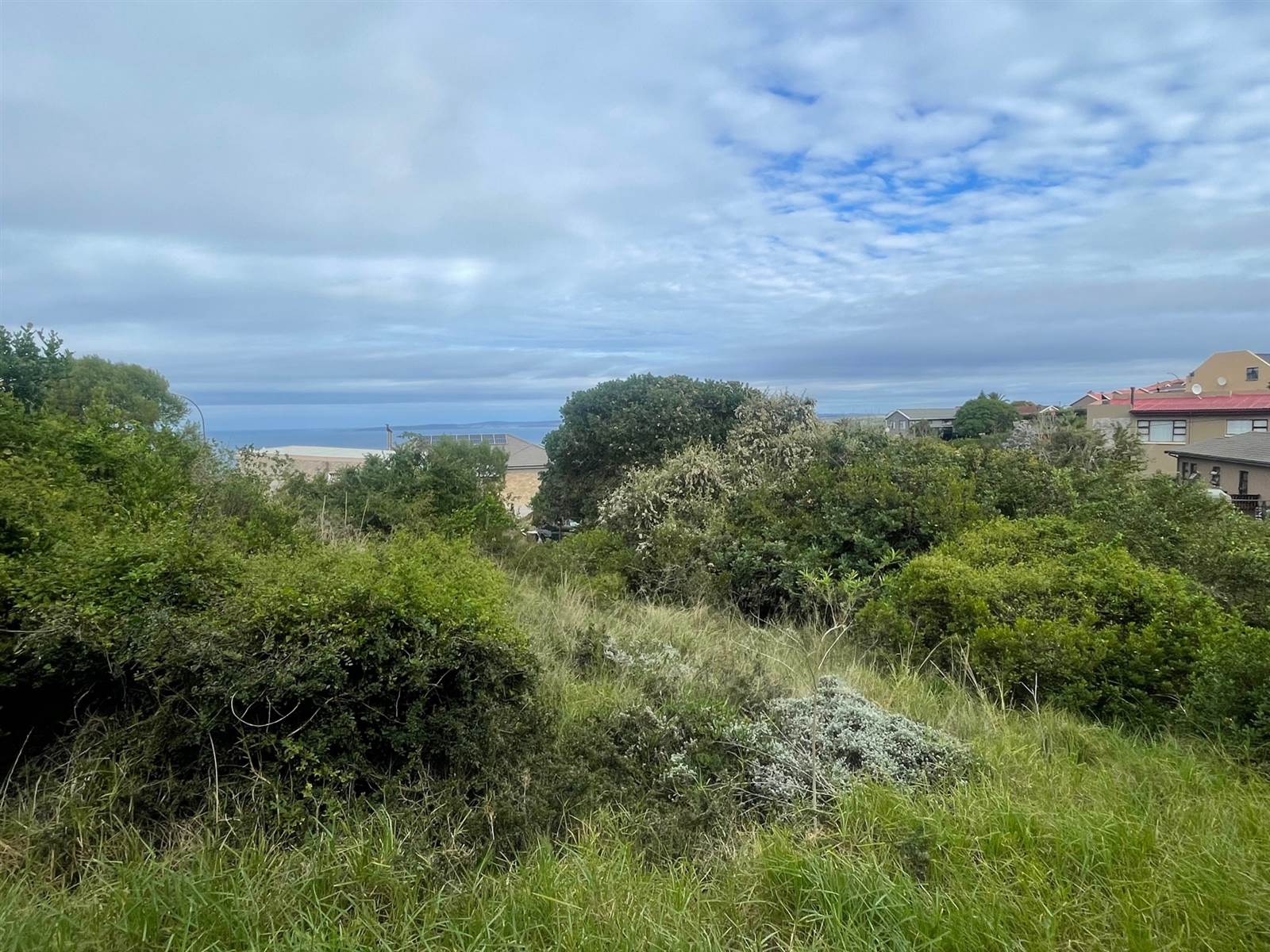 750 m² Land available in Dana Bay photo number 2