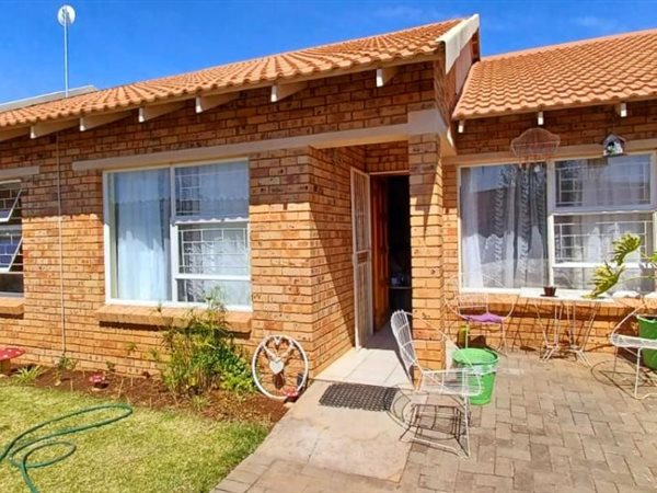 3 Bed Townhouse in Quaggafontein