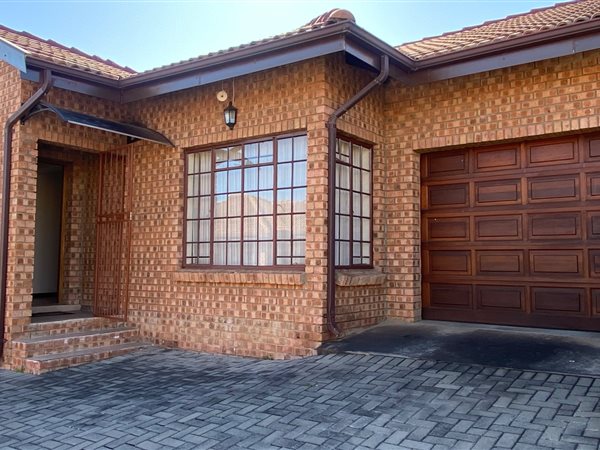 2 Bedroom Townhouse 2 Bedroom Townhouse