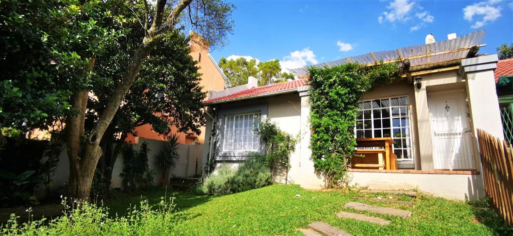 2 Bed Townhouse in Douglasdale photo number 13