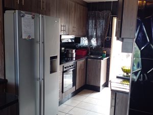 2 Bed Flat in Woodhurst