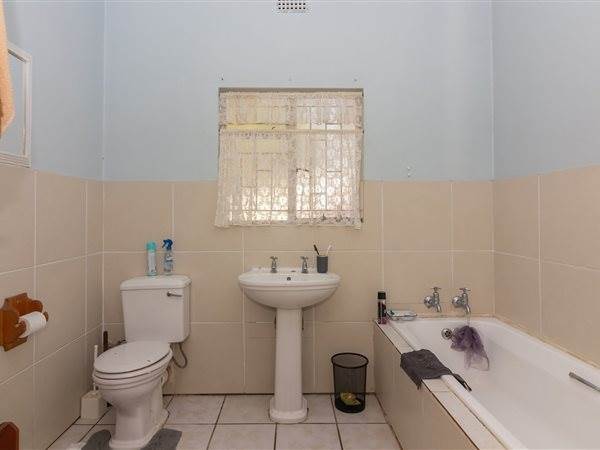 3 Bed House in Suidrand photo number 17