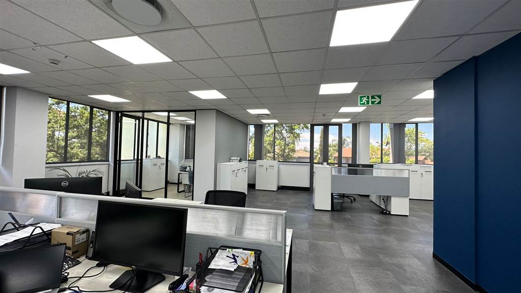 864  m² Commercial space in Highveld photo number 18