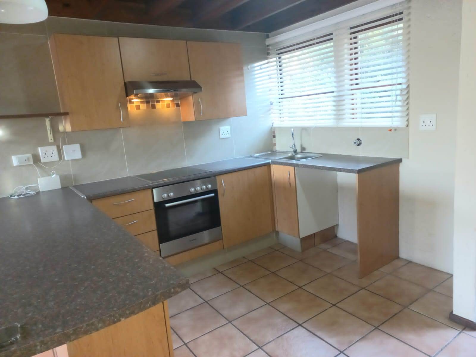 2 Bed Apartment in Sunninghill photo number 1