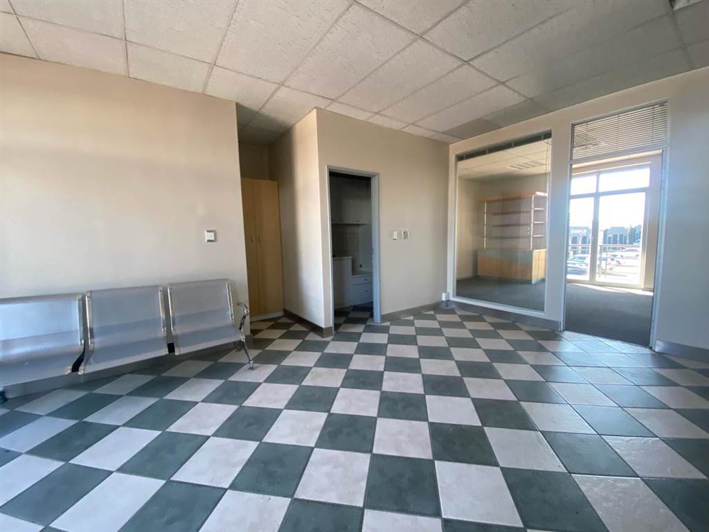 100  m² Commercial space in Milnerton Central photo number 27