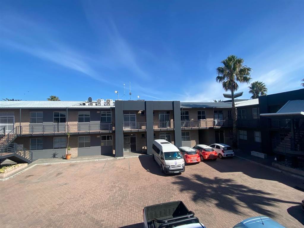 100  m² Commercial space in Milnerton Central photo number 3