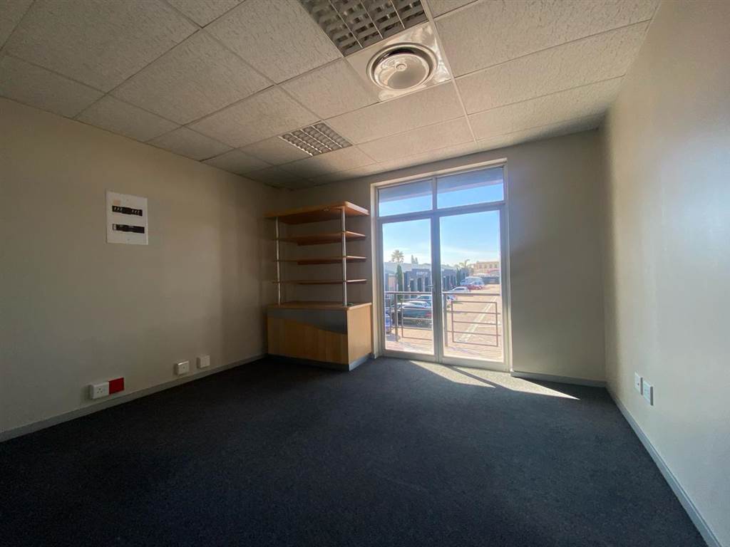 100  m² Commercial space in Milnerton Central photo number 20