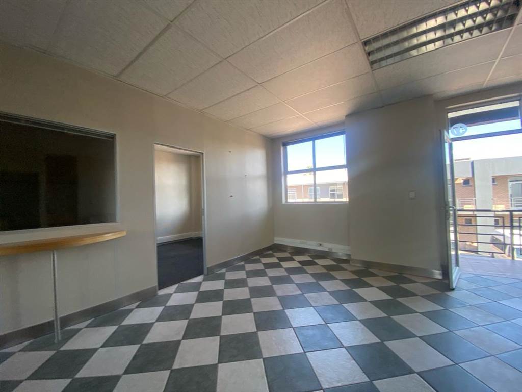 100  m² Commercial space in Milnerton Central photo number 15