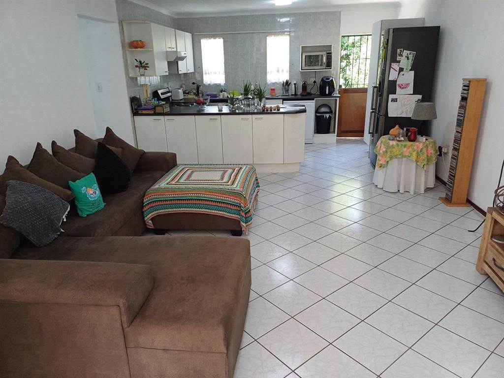 3 Bed Townhouse in Marais Steyn Park photo number 2