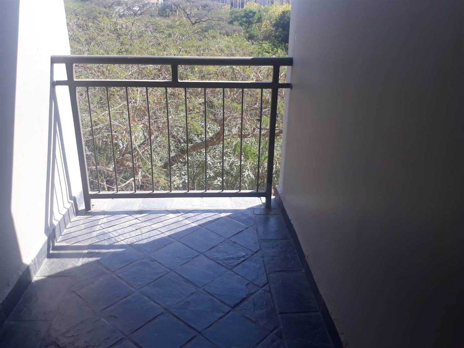 1 Bed Apartment in Sonheuwel photo number 11
