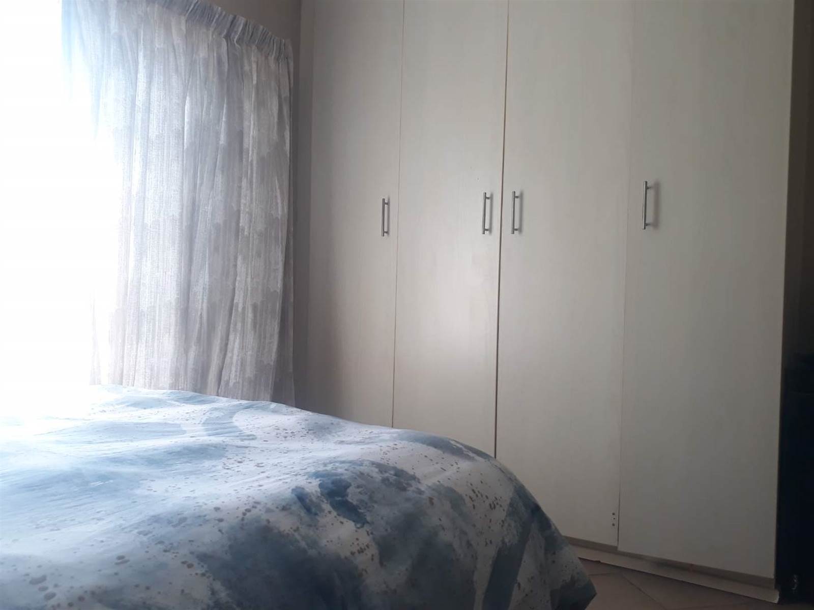 1 Bed Apartment in Sonheuwel photo number 8