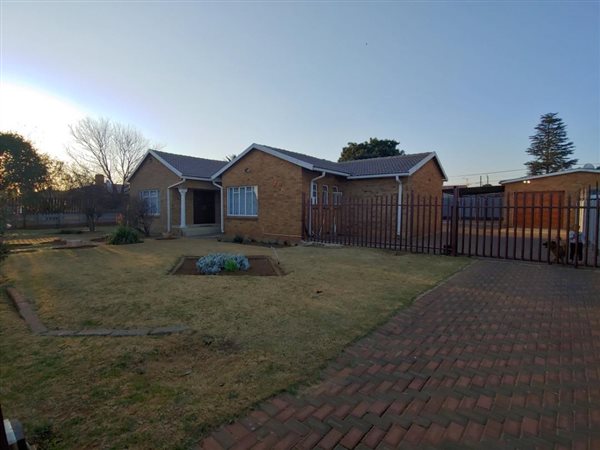 3 Bedroom House 3 Bedroom House