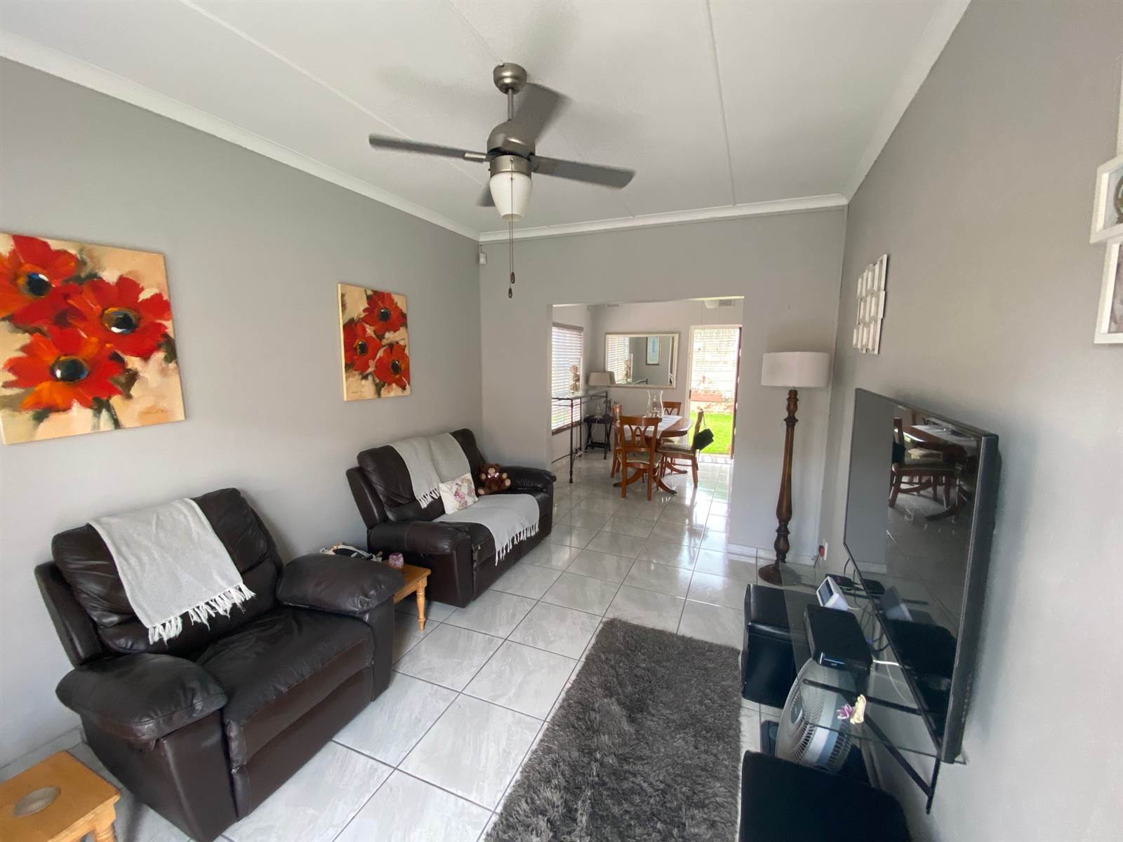 2 Bed Townhouse in Pinetown Central photo number 10