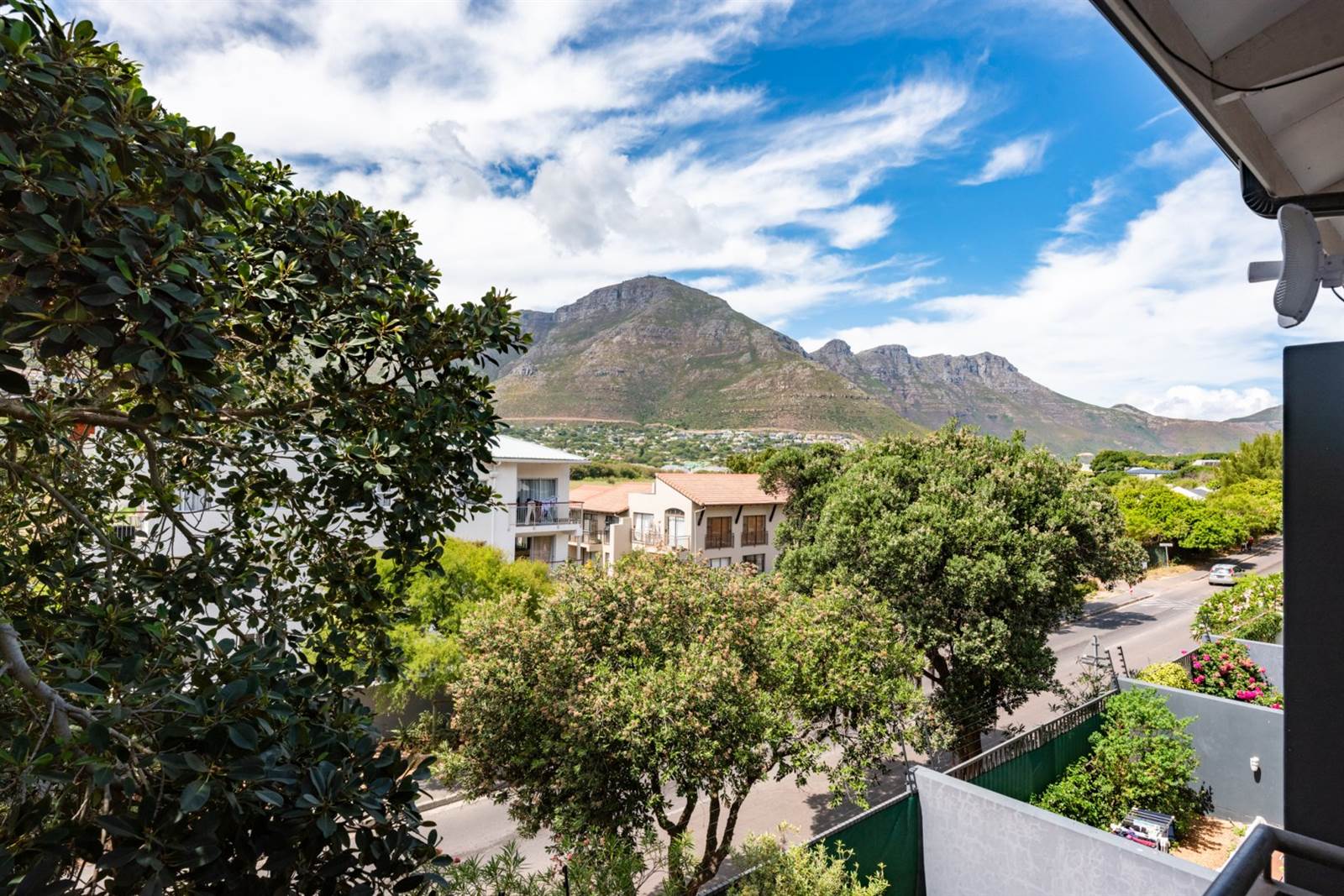 3 Bed Apartment in Hout Bay and surrounds photo number 17