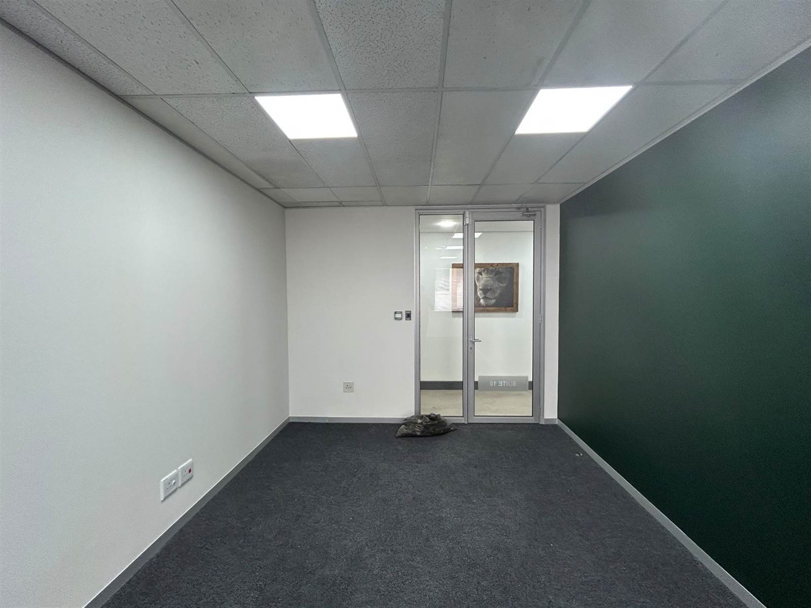 32  m² Office Space in Rosebank photo number 4