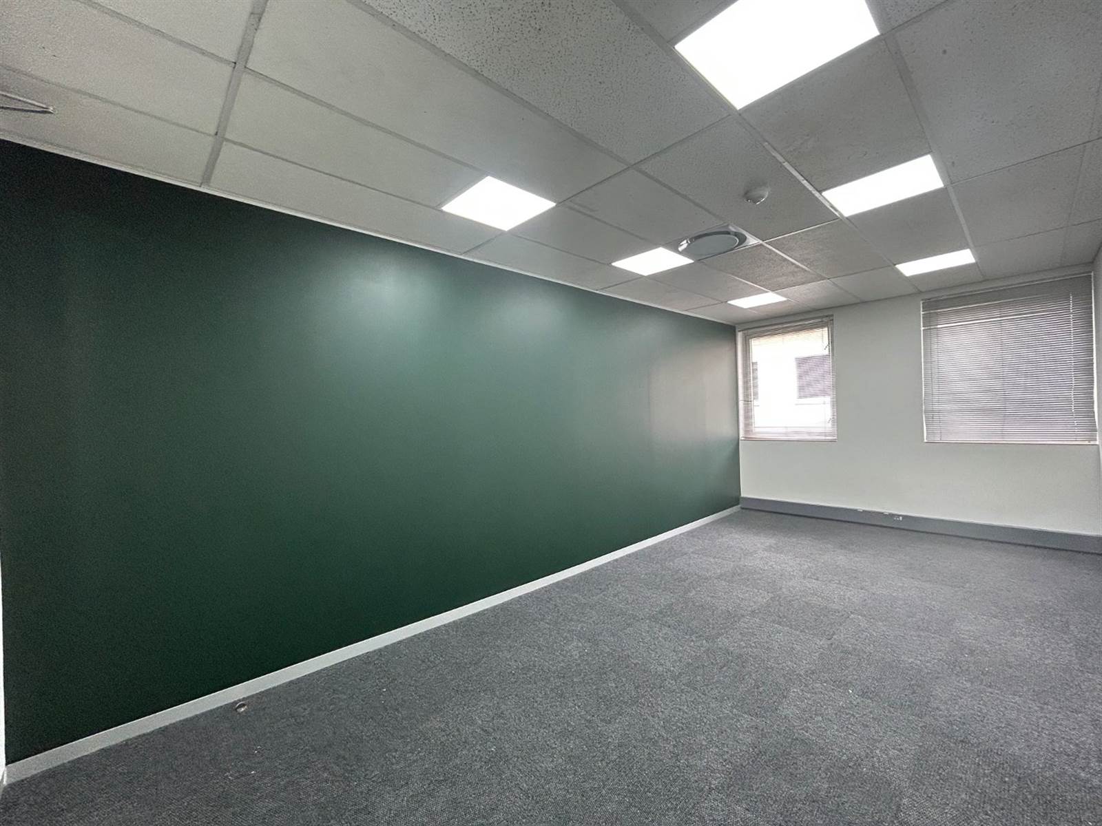 32  m² Office Space in Rosebank photo number 2