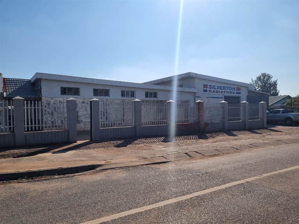 500  m² Commercial space in Pretoria North photo number 2