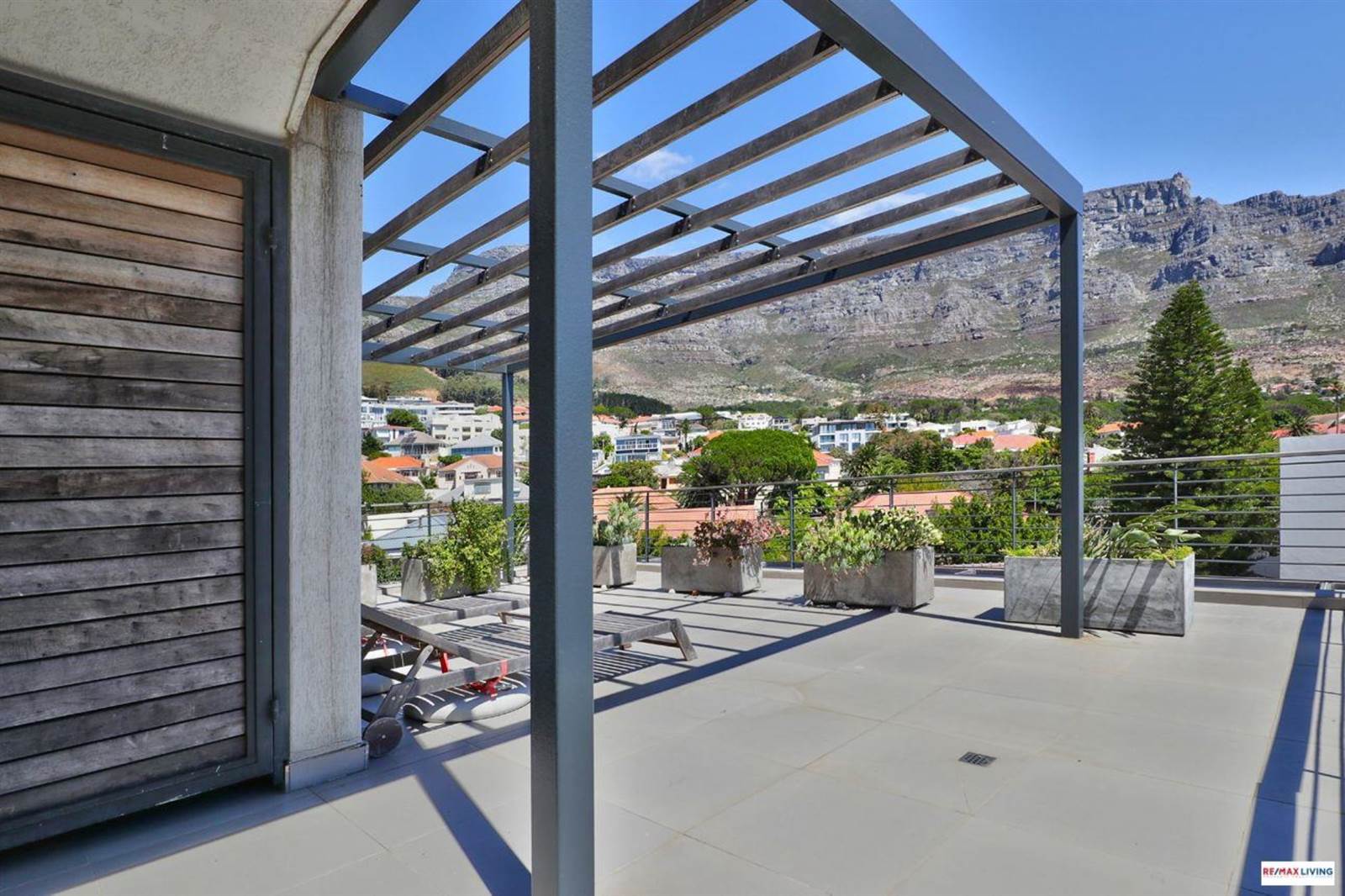 2 Bed Apartment in Vredehoek photo number 10