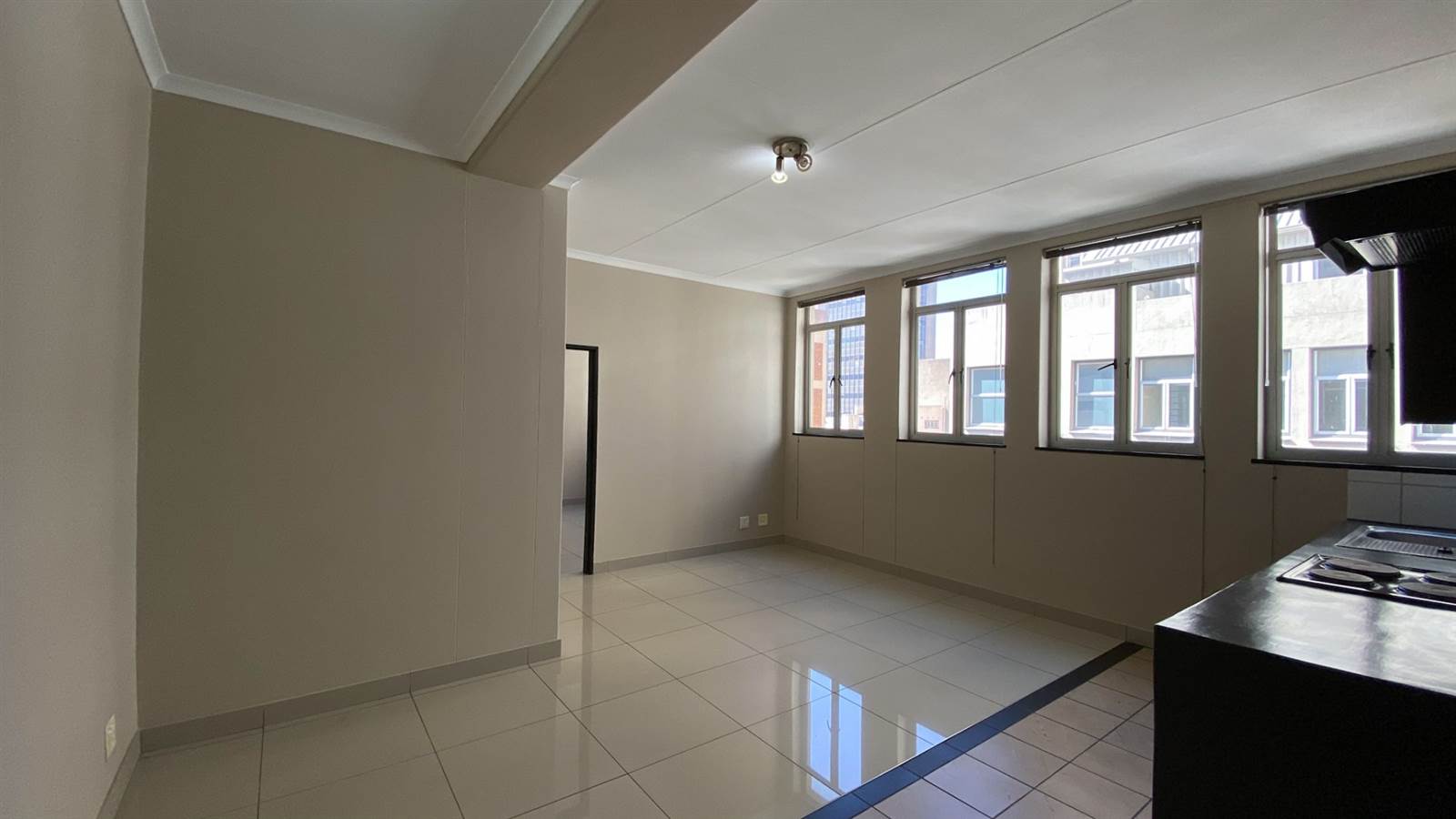1 Bed Apartment in Braamfontein photo number 2