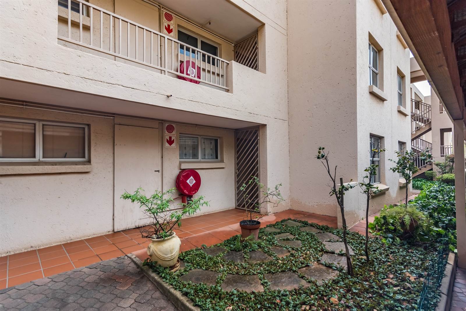 2 Bed Apartment in Northcliff photo number 16