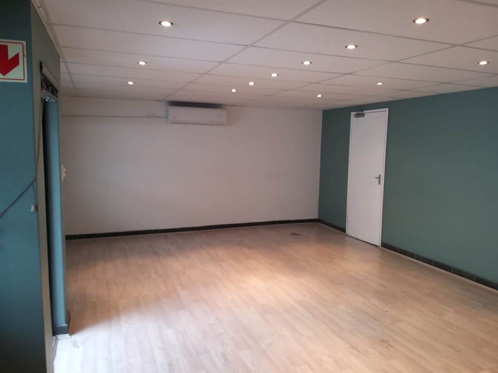 368  m² Commercial space in Milnerton photo number 4